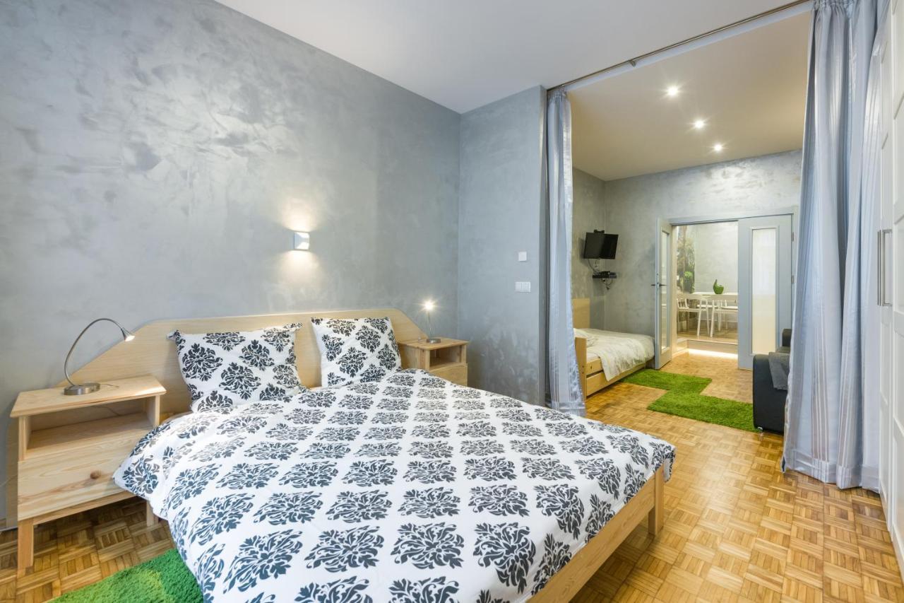Mikolajska Residence Krasków Εξωτερικό φωτογραφία